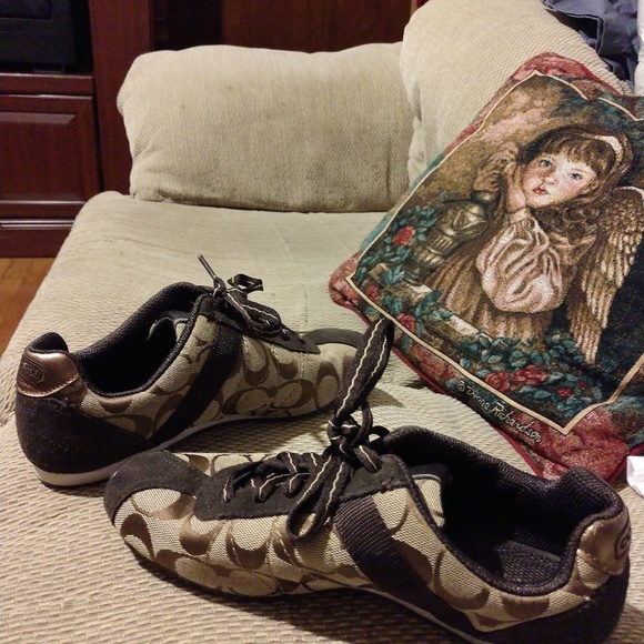 $โฌ๏ธ ๐ NWOT's Coach Sneakers Size 6M ๐ - Picture 3 of 5